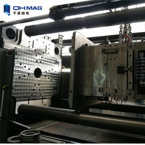 Magnetic SMED Quick Mould Change System , 120 Ton Magnetic Clamping Devices