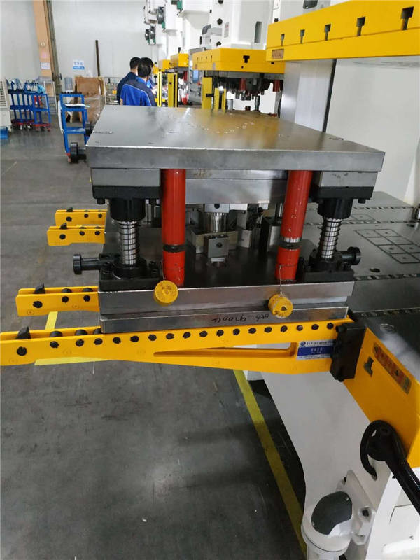 220V 100rpm Quick Mold Change System Electro Permanent Magnetic Plate